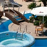 Trevi Village 4*