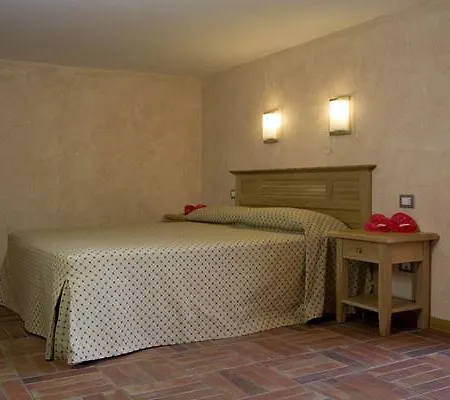 Trevi Village Hotel 4*
