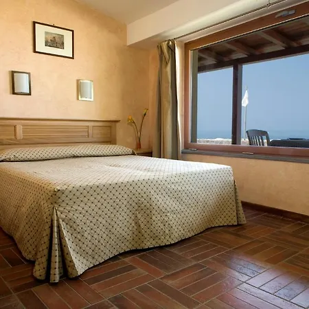 Trevi Village 4*