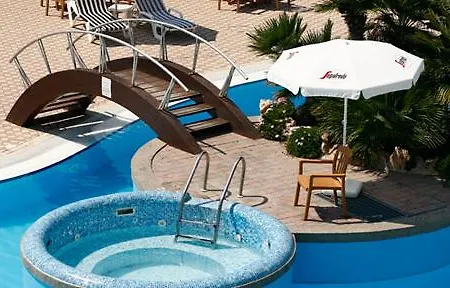 Trevi Village 4*