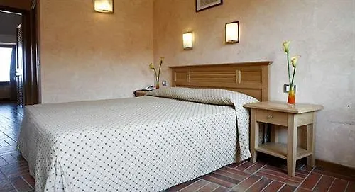 Hotel Trevi Village 4*