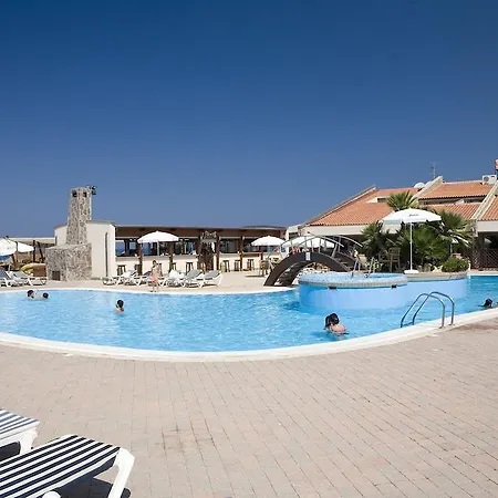 호텔 Trevi Village 4*