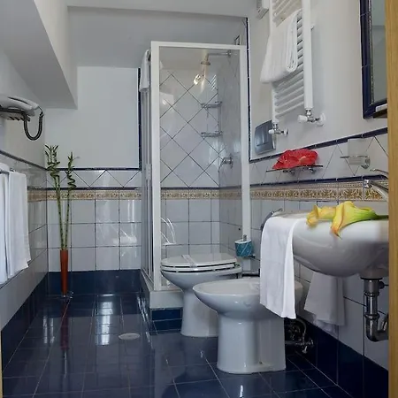 Trevi Village Hotell 4*