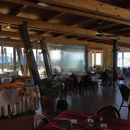 Trevi Village Hotell 4*