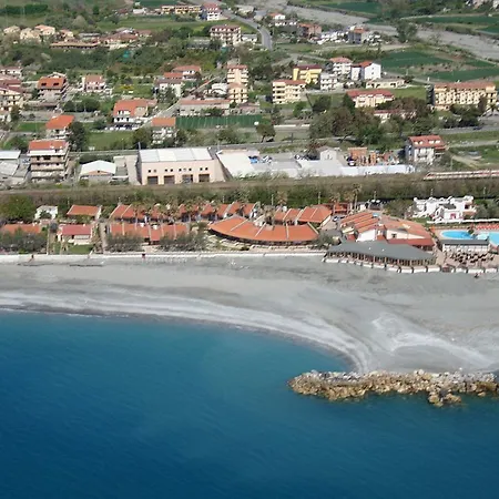 호텔 Trevi Village 4*