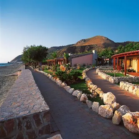 Trevi Village 호텔 4*