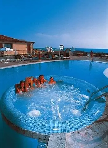 Hotel Trevi Village 4*
